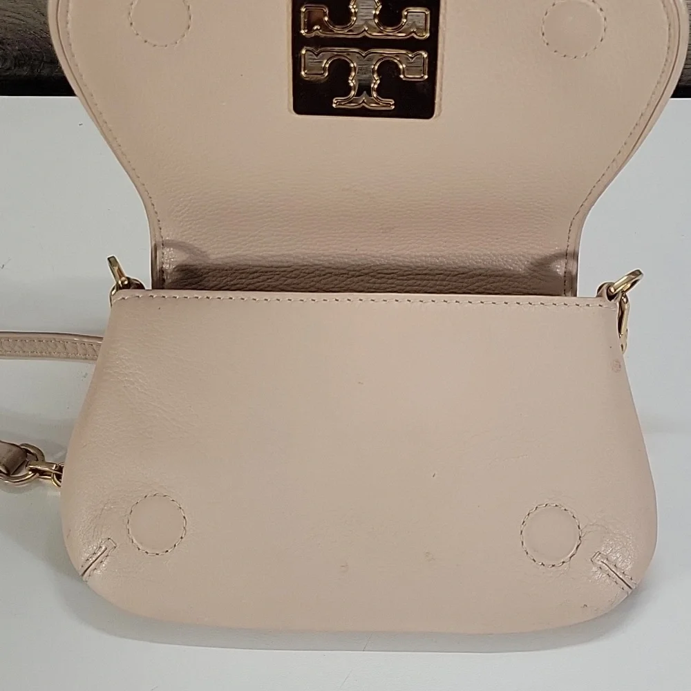 Tory Burch Pale Pink Small Leather Crossbody Shoulder Bag with Gold Hardware - Picture 10 of 12